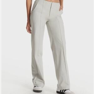 NWOT Vuori Women's Meta Wideleg Pants - VW4035 - Vapor Grey Size Large